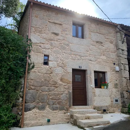 Casa A Pracina, Playa De Soesto Holiday home *